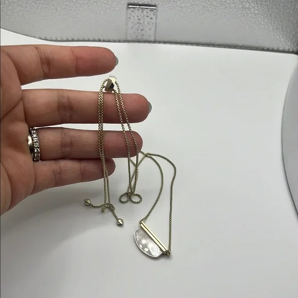 adjustable Kendra Scott Gold with mother of pearl Bar Pendant Necklace - Picture 8 of 8